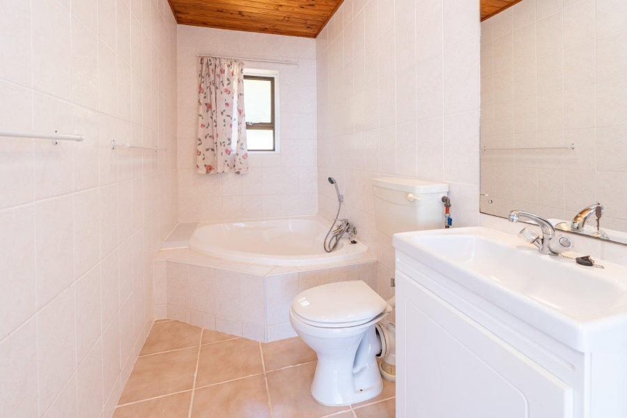 To Let 3 Bedroom Property for Rent in Bakoven Western Cape